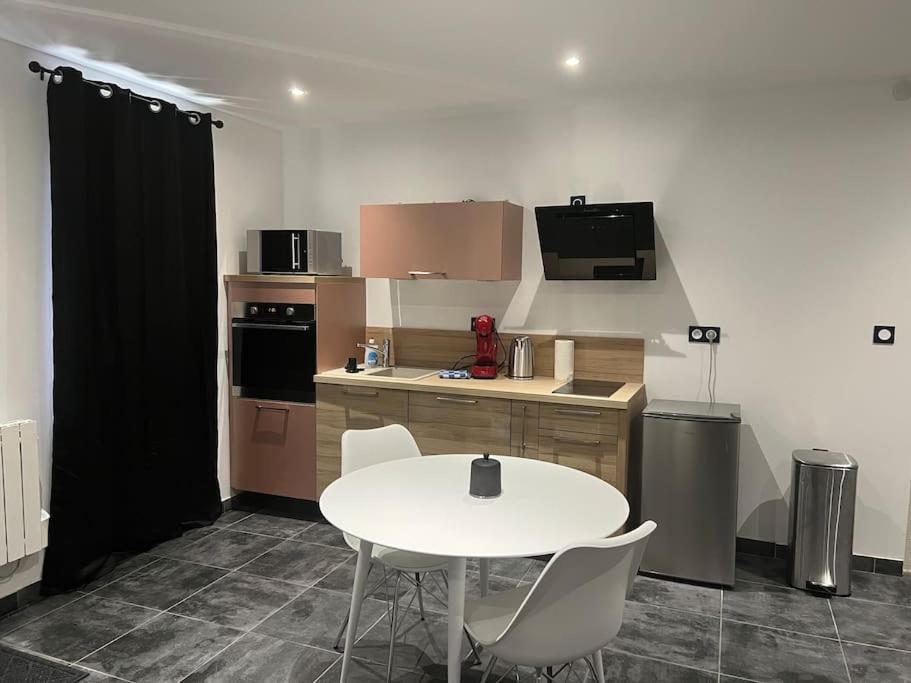 Joli Appartement Blanzy Bagian luar foto